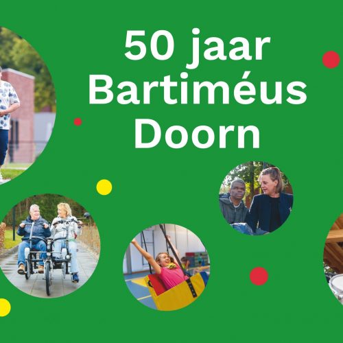 Groene achtergrond met in wit de tekst 50 jaar Bartiméus Doorn. Daaromheen 7 ronde foto's van bewoners van Bartiméus in Doorn