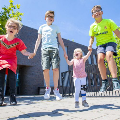Kom ook naar de feestmiddag bij Bartiméus in Doorn, 24 september van 14.00 – 16.00 uur. Meld je aan via info@bartimeusfonds.nl

