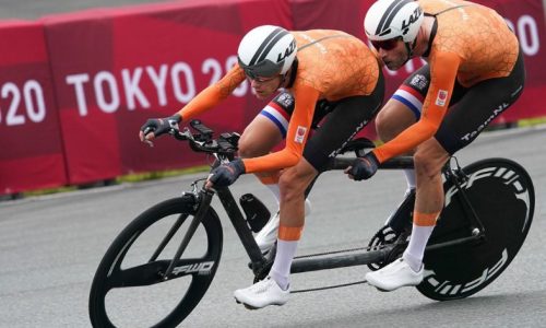 Tandemteam VIT op hun race tandem tijdens de Paralympics in Tokyo.