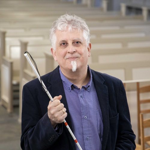 Fred Hissink, onze voorlichter en ervaringsdeskundige, geeft graag een presentatie over slechtziend of blind zijn.
