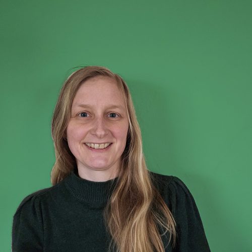 ‘Meedoen in de gymles is voor kinderen met een visuele beperking niet altijd vanzelfsprekend.’ Marleen Kalle is ambulant begeleider bewegingsonderwijs bij Bartiméus.
