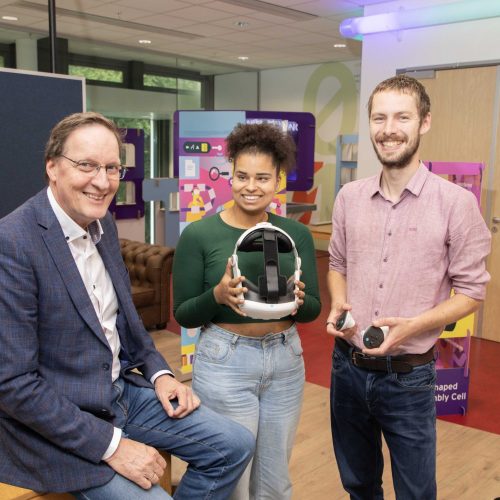 Wil je meer weten over het lectoraat Inclusive Design & Engineering, en hoe belangrijk toegankelijke technologie is voor mensen met een visuele beperking? Meld je dan aan voor ons webinar op 3 december.
