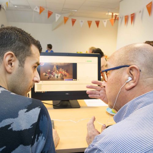 Activeer medewerkers voor inclusie. Laat je team zelf ervaren wat toegankelijkheid betekent voor mensen die slechtziend of blind zijn.
