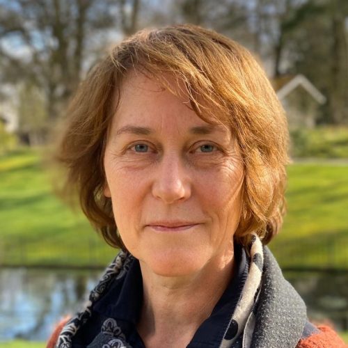 Oogartsen Mies van Genderen en Camiel Boon hebben de handen ineen geslagen om blindheid bij kinderen met retinitis pigmentosa te voorkomen. Lees meer over hun baanbrekende onderzoek.
